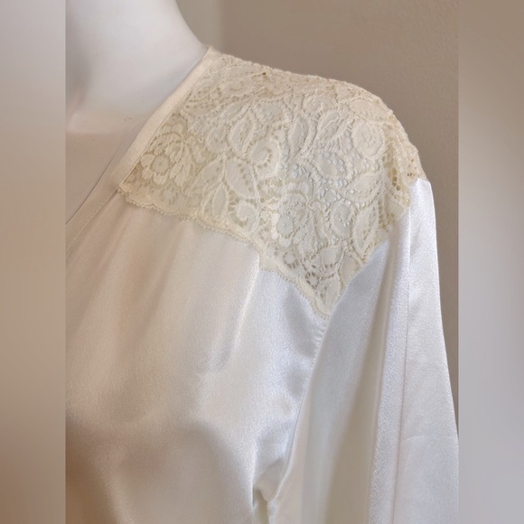 Valentino Vintage Satin Maxi Robe NWT Medium White with Lace Belted - Picture 4 of 8